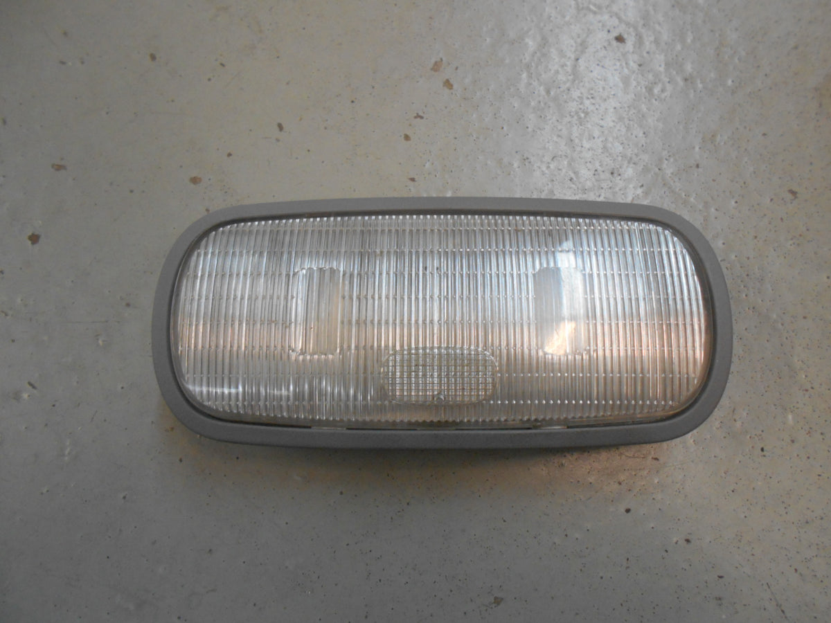 DOME LIGHT - P54-6012-221 – Peterbilt of Sioux Falls New and Used Parts