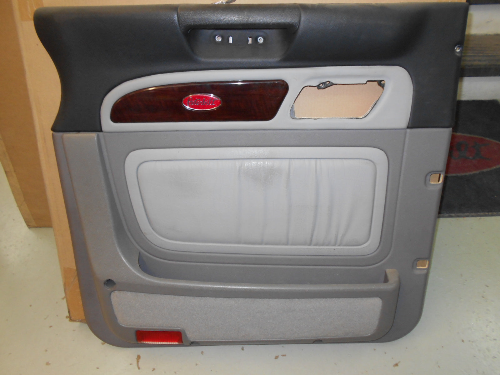 LH DOOR PAD - S63-6011-30581