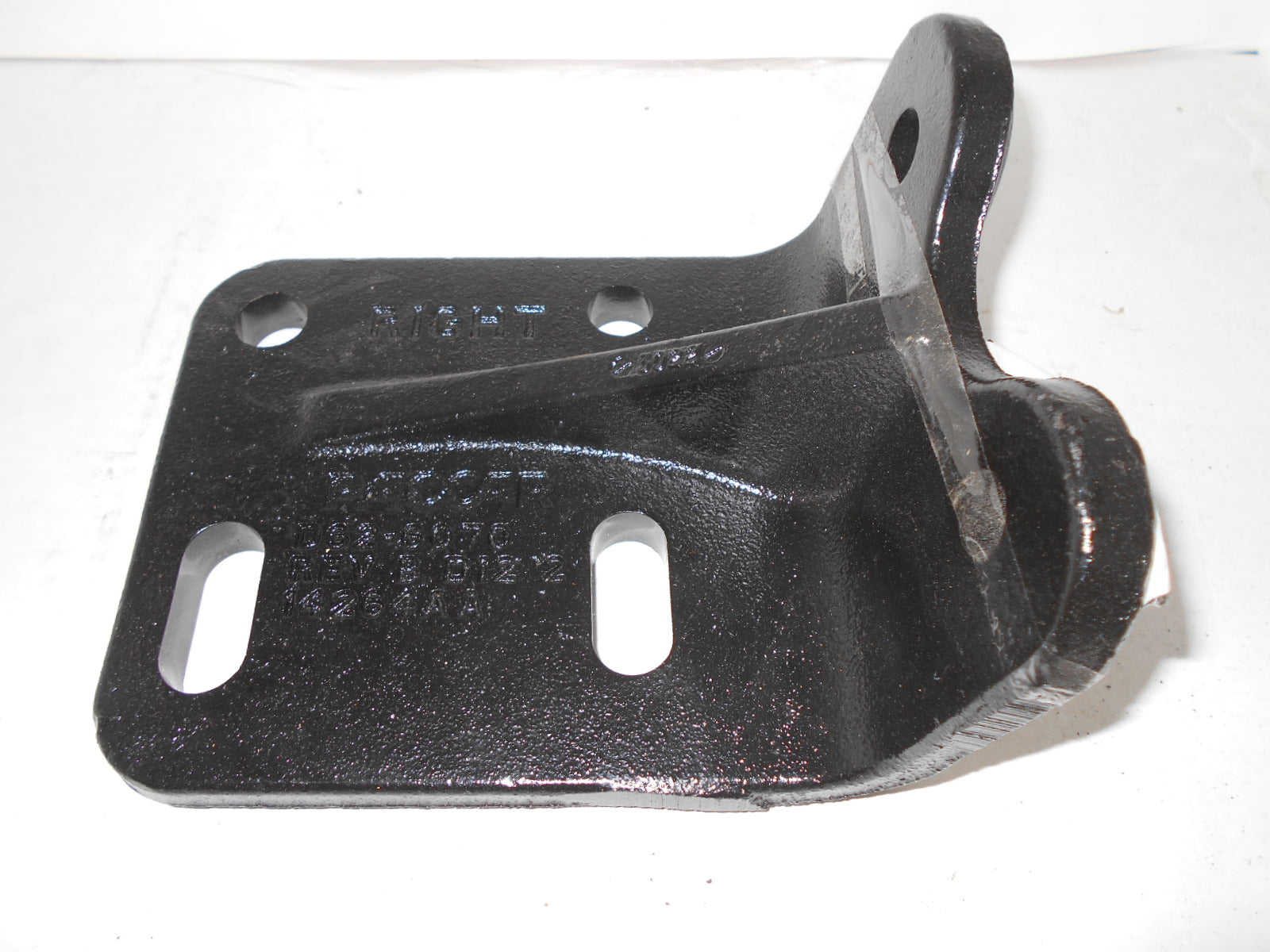 ENGINE MOUNT - D62-6069 – Peterbilt of Sioux Falls New and Used Parts