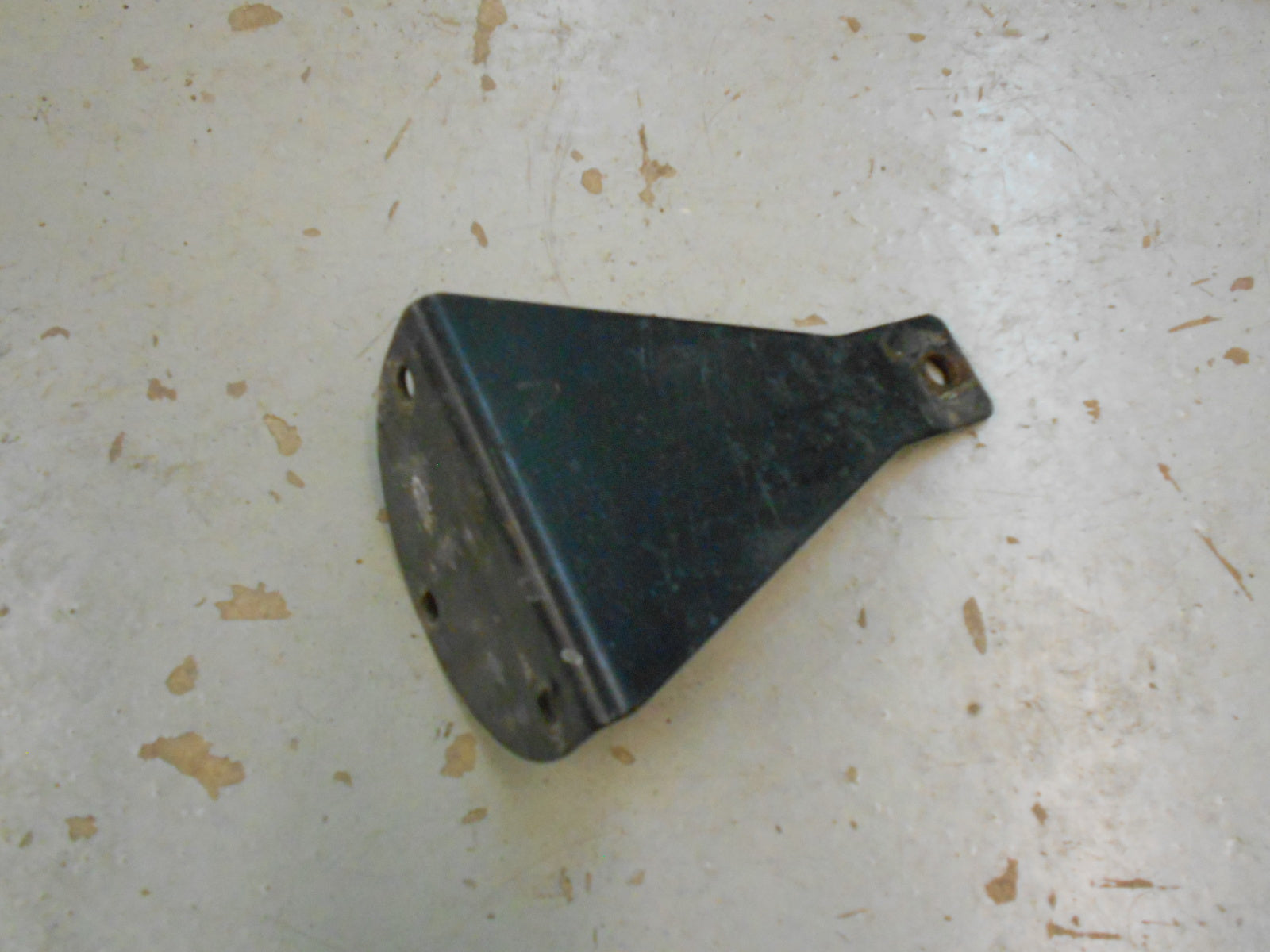 579 FAIRING DOOR BRACKET  A11-1917