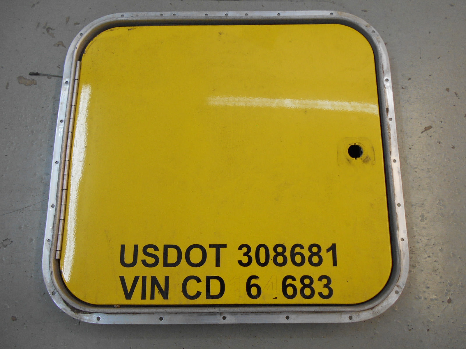 BAGGAGE DOOR - T25-6026