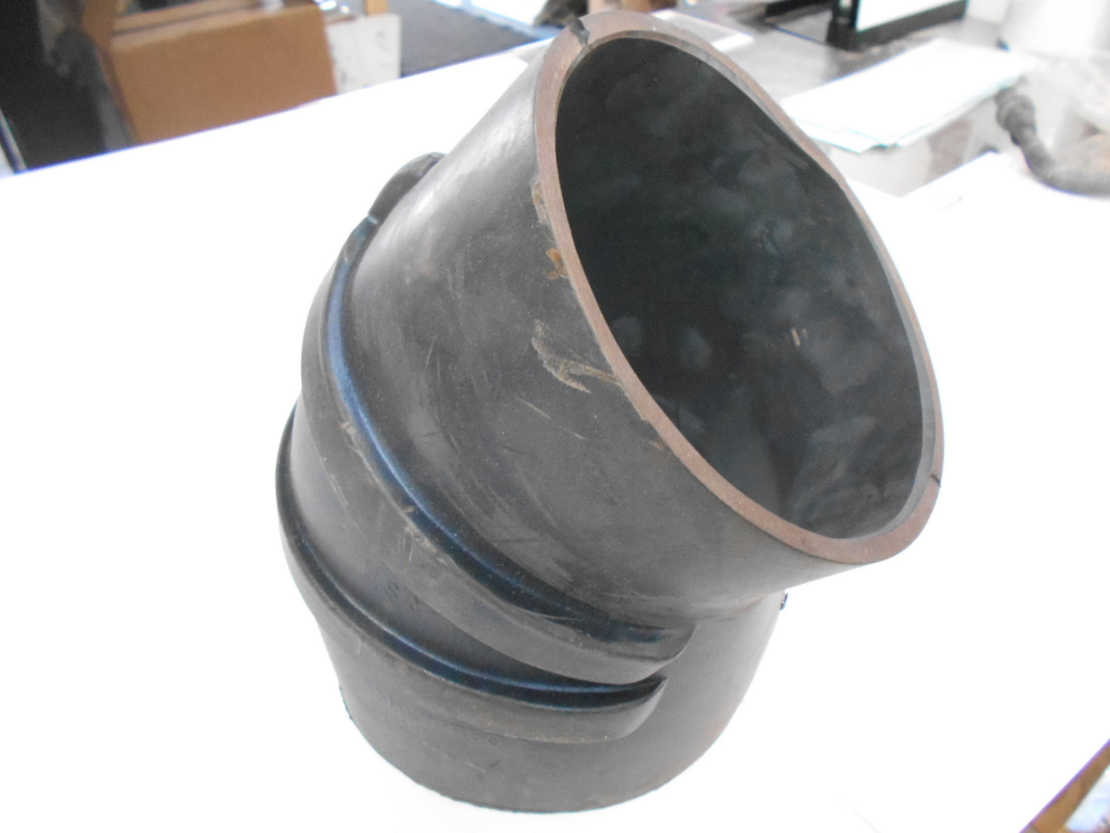 7"-6" RUBBER ELBOW - 45HL70R60