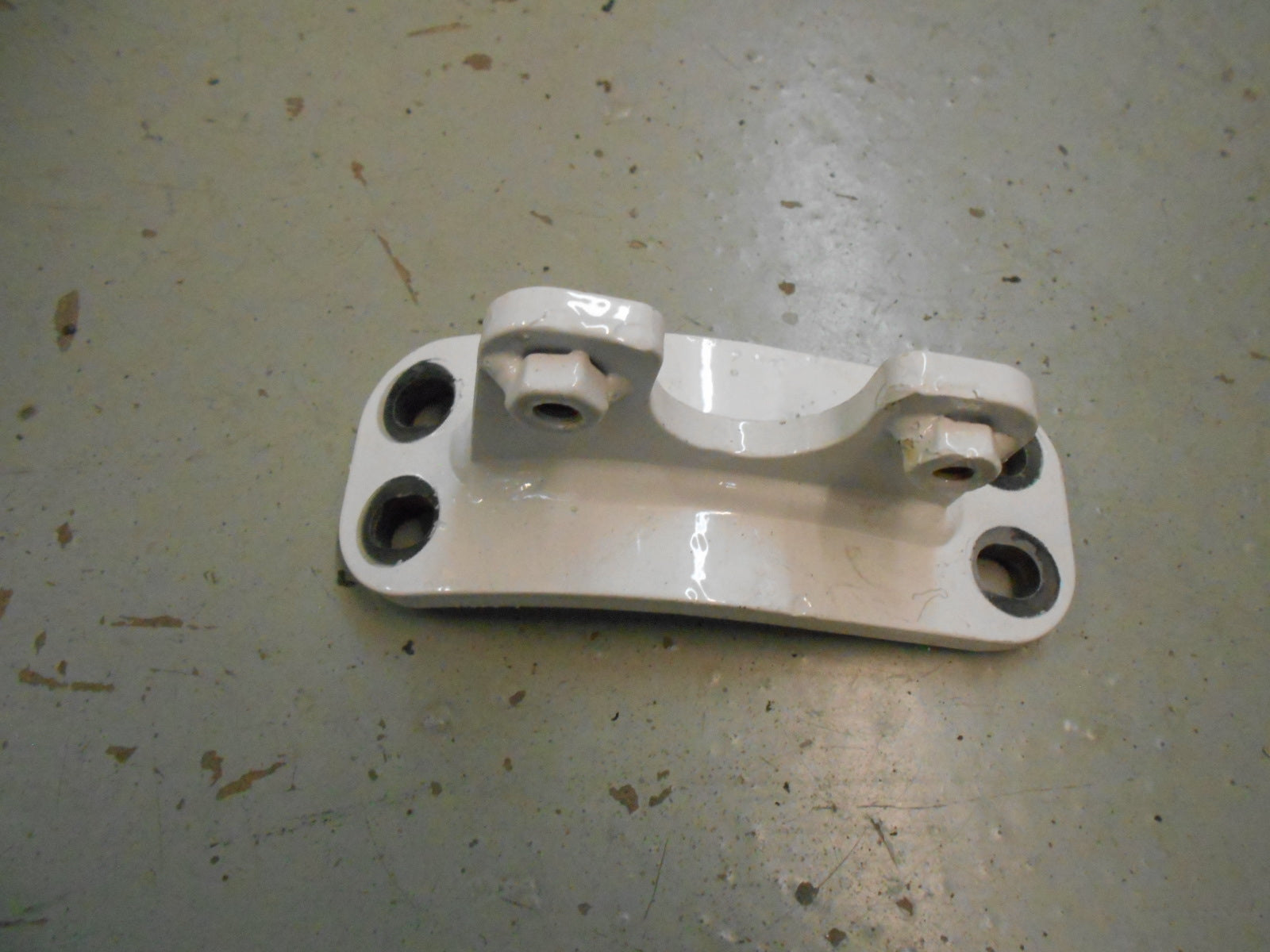 EXHAUST BRACKET - M11-6327R